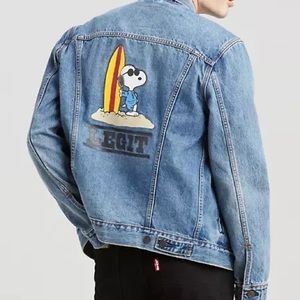 Levi Snoopy With surfboard denim jacket size XL New with tags